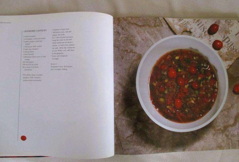 Healthy hard cover cookbook (sweet& savoury recipes) Berries - a Cookbook - beautifully illustrated
