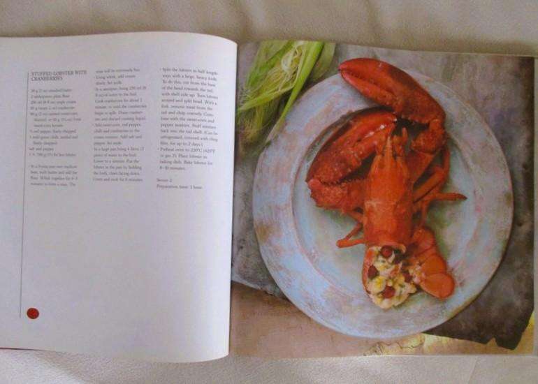 Healthy hard cover cookbook (sweet& savoury recipes) Berries - a Cookbook - beautifully illustrated