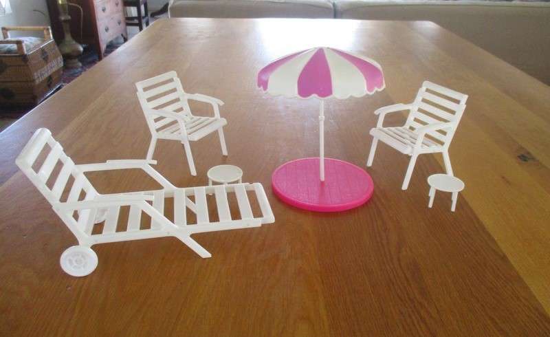 Six piece outdoor furniture set to display your Barbie, Sindy or Steffi Love dolls