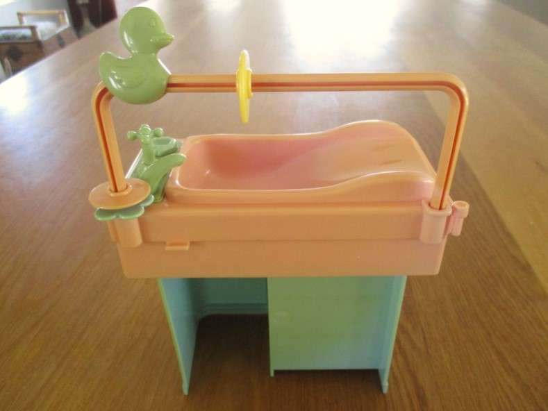 Cute Simba rocking cradle and bath unit for Kelly/Shelly/Chelsea/Evi Love dolls