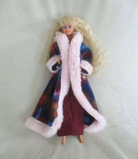 Beautiful Mattel Barbie with crimped hair in lingerie plus gown and PJ - knees bend