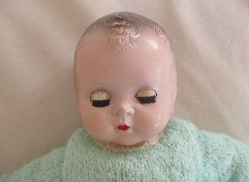 Vintage 1950's hard plastic doll with open/close eyes - 31cm tall
