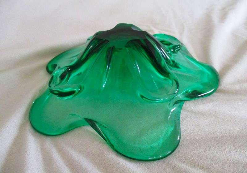 Stunning large Murano Art Glass bowl in perfect condition