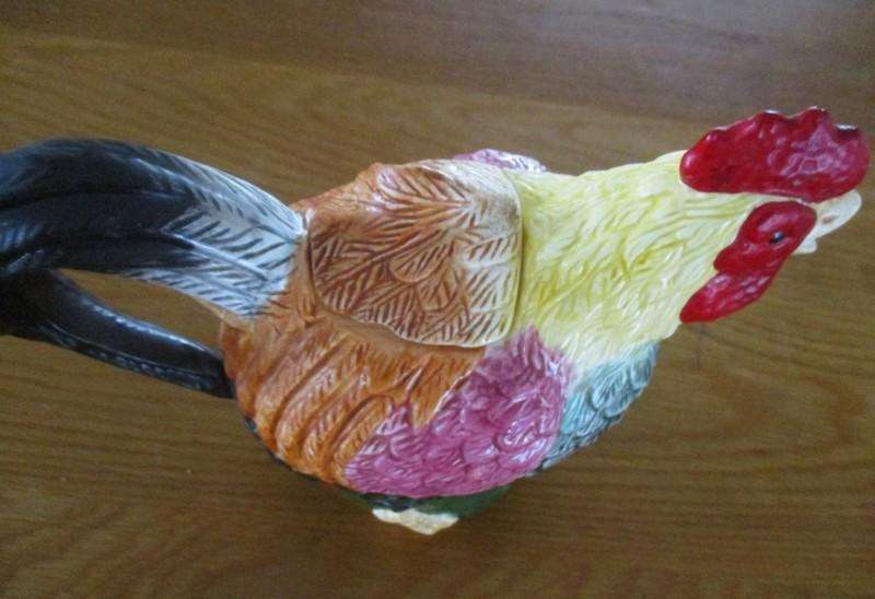 Colourful Vintage Rooster Teapot - great condition with lid