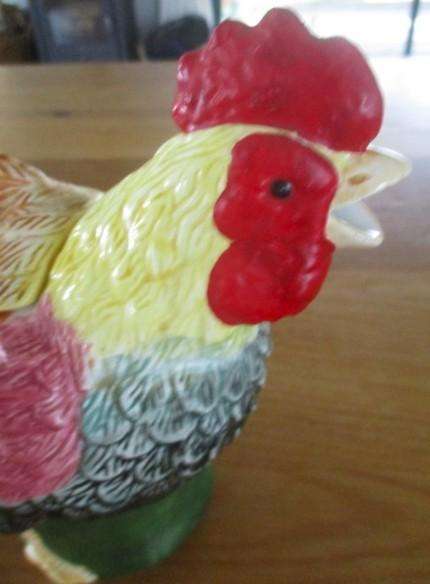 Colourful Vintage Rooster Teapot - great condition with lid