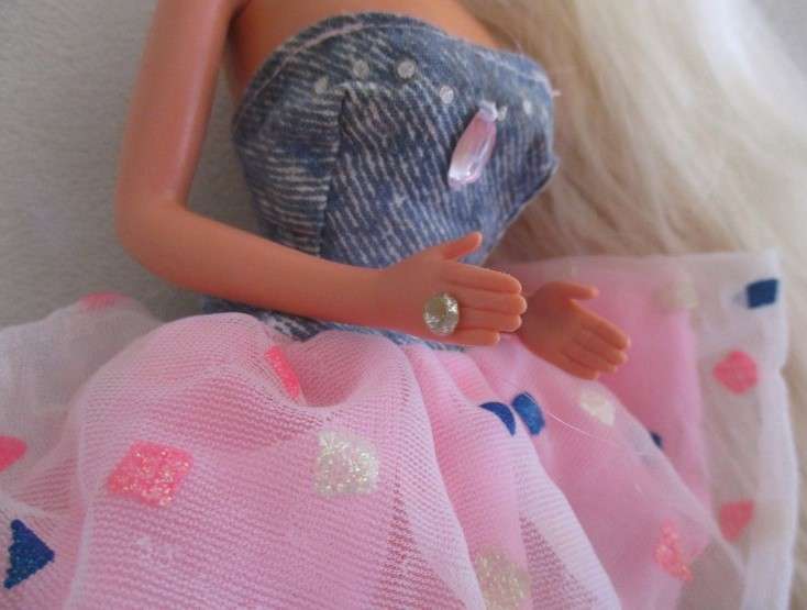 Vintage  Mattel  Barbie doll with the longest hair ever with original ring and earrings - knees bend