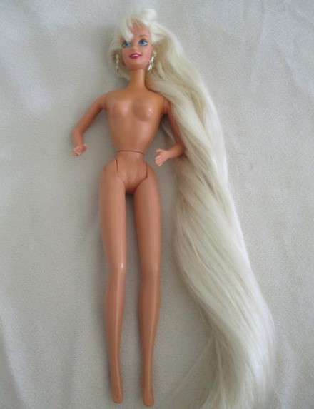 Vintage  Mattel  Barbie doll with the longest hair ever with original ring and earrings - knees bend