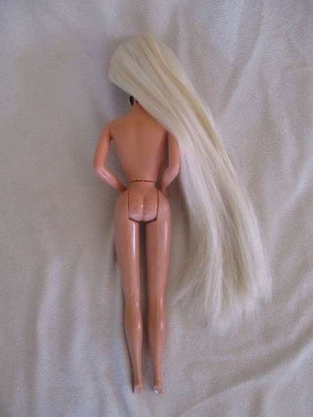 Vintage late 1980's Mattel long hair Barbie doll with original earrings & necklace - knees  bend