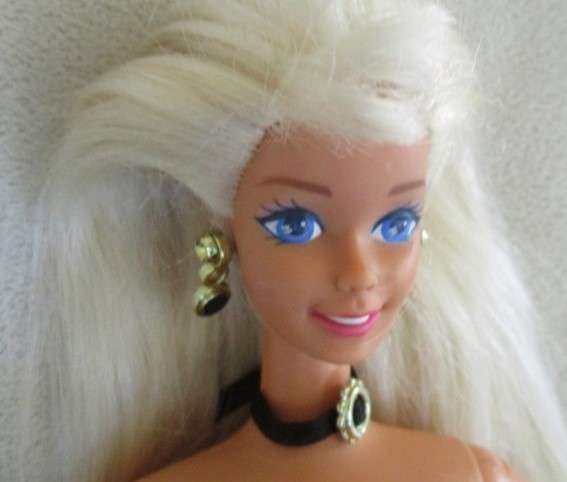 Vintage late 1980's Mattel long hair Barbie doll with original earrings & necklace - knees  bend