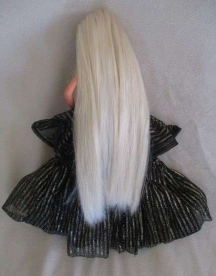 Vintage late 1980's Mattel long hair Barbie doll with original earrings & necklace - knees  bend