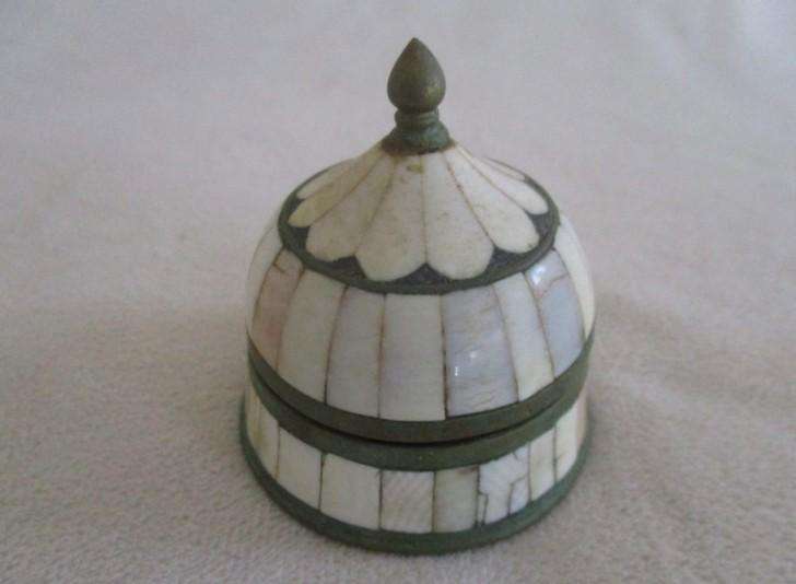 A batch of five small vintage bone/tusk, metal and ceramic Chinese collectables