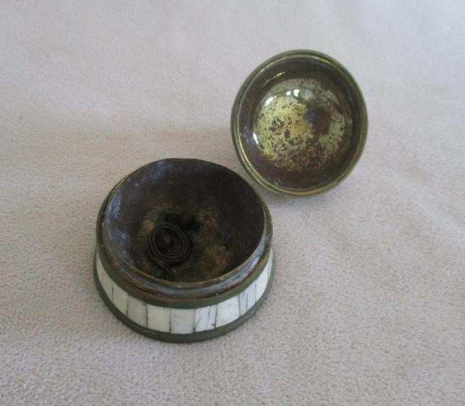 A batch of five small vintage bone/tusk, metal and ceramic Chinese collectables