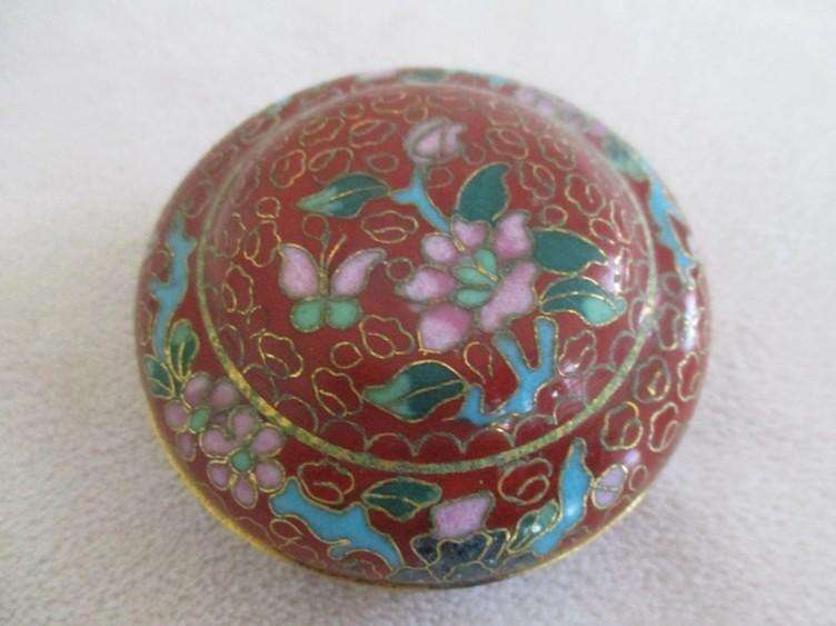 A batch of five small vintage bone/tusk, metal and ceramic Chinese collectables