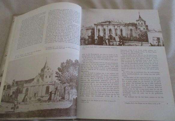 Die Historiese Monumente van Suid Afrika deur J.J. Oberholster - groot hardeband met stofomslag