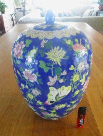 Huge, heavy Chinese Famille Verte jar with stunning butterfly and floral design - great condition