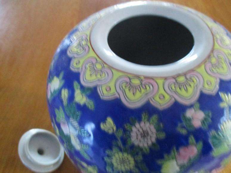 Huge, heavy Chinese Famille Verte jar with stunning butterfly and floral design - great condition