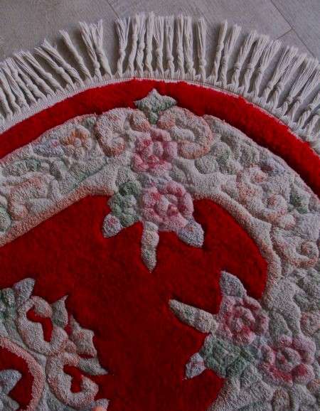 Vintage Oval Chinese rug with lovely vibrant colours - 140cm x 78cm (1400mm x 780mm)