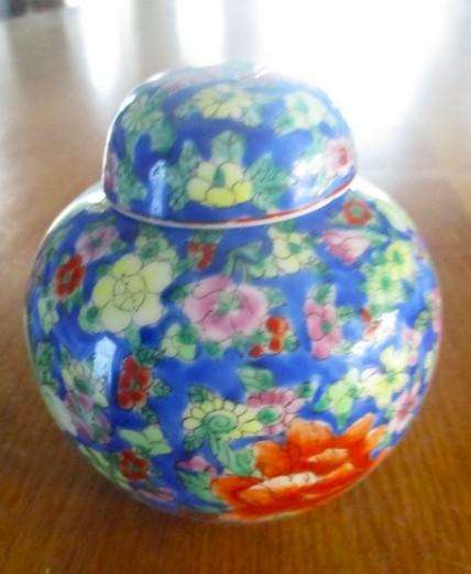 Two small exquisite vintage Chinese Famille Verte lidded ginger jars