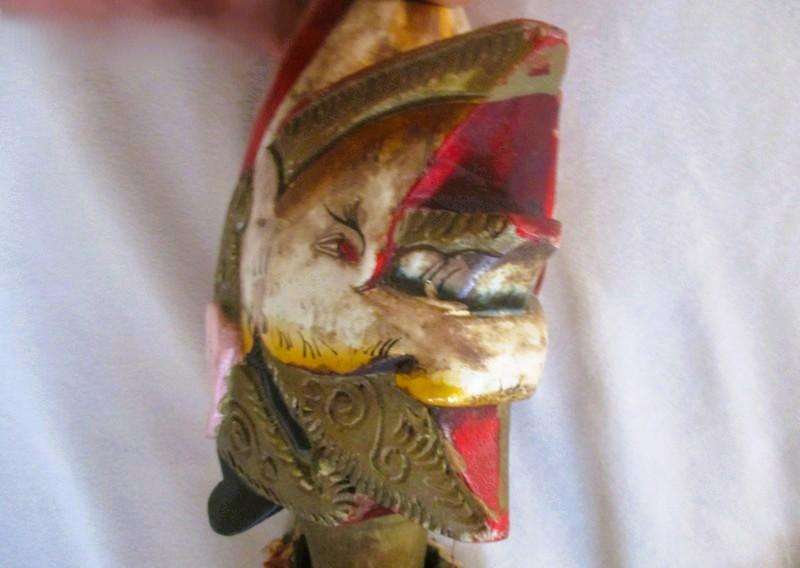Large vintage Balinese Wayang Golek wood and cloth puppet with two faces - Awesome!!
