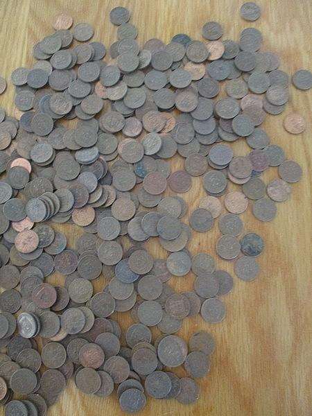 Old tea tin containing over 1000 old South African 1/2c coins (Plus 5 cents, 2 cents and 1 cents)