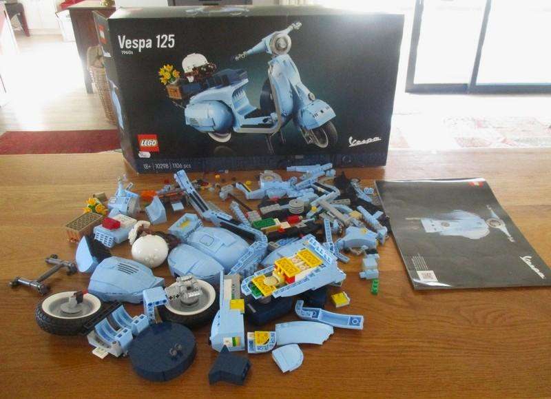 Lego Vespa 125 - complete in box