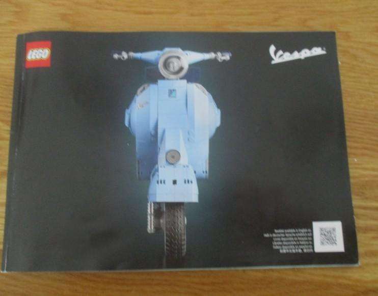 Lego Vespa 125 - complete in box