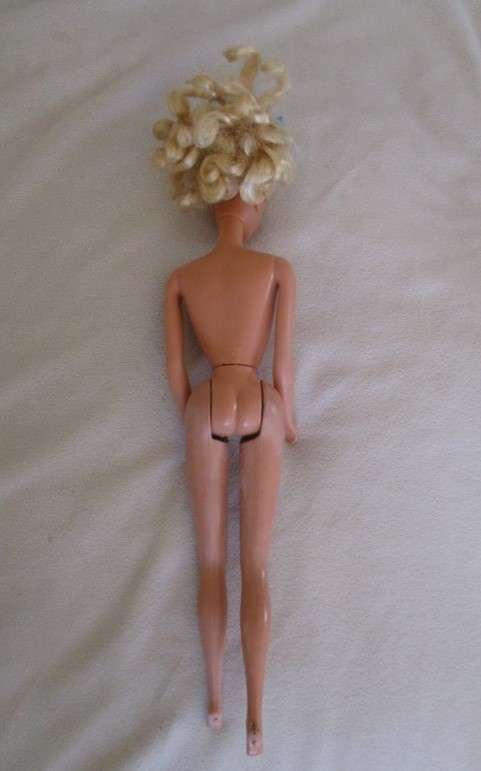 Vintage 1980's/90's Mattel Barbie doll with tight blonde curls - knees that bend