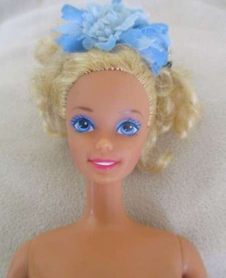 Vintage 1980's/90's Mattel Barbie doll with tight blonde curls - knees that bend