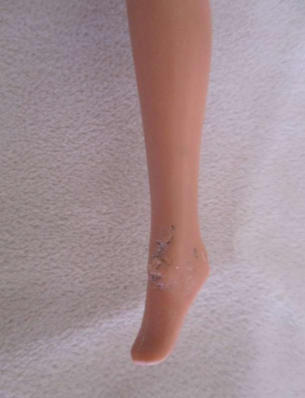 Vintage 1980's/90's Mattel Barbie doll with tight blonde curls - knees that bend