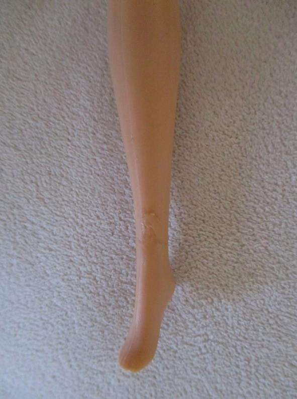Rare Mattel My Scene Barbie - Barbie with original earrings and shoes -  Knees bend