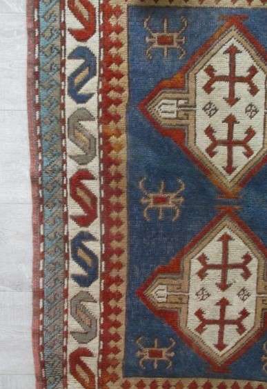 Vintage hand knotted Afghan/Persian rug with striking design - 146cm x 96cm (1460mm x 960mm)
