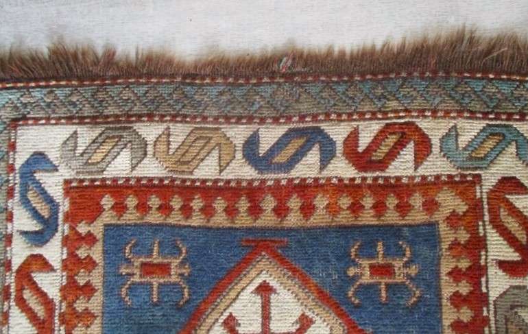 Vintage hand knotted Afghan/Persian rug with striking design - 146cm x 96cm (1460mm x 960mm)