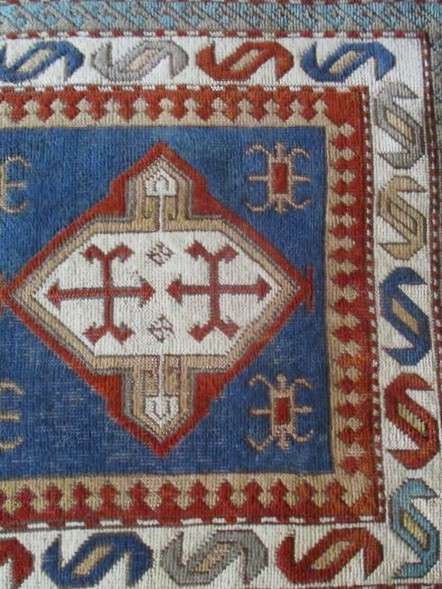 Vintage hand knotted Afghan/Persian rug with striking design - 146cm x 96cm (1460mm x 960mm)
