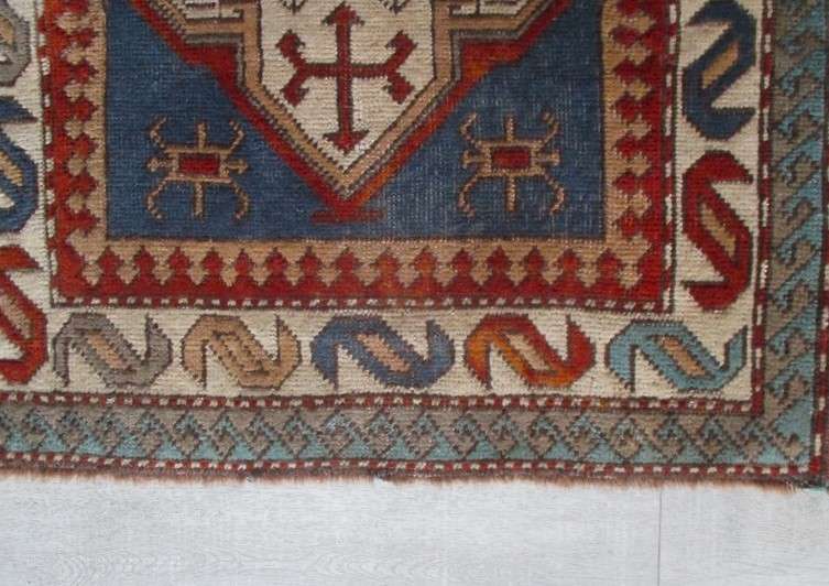 Vintage hand knotted Afghan/Persian rug with striking design - 146cm x 96cm (1460mm x 960mm)