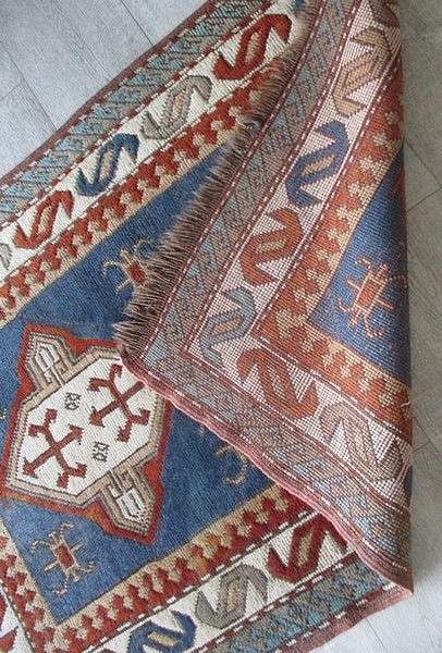 Vintage hand knotted Afghan/Persian rug with striking design - 146cm x 96cm (1460mm x 960mm)
