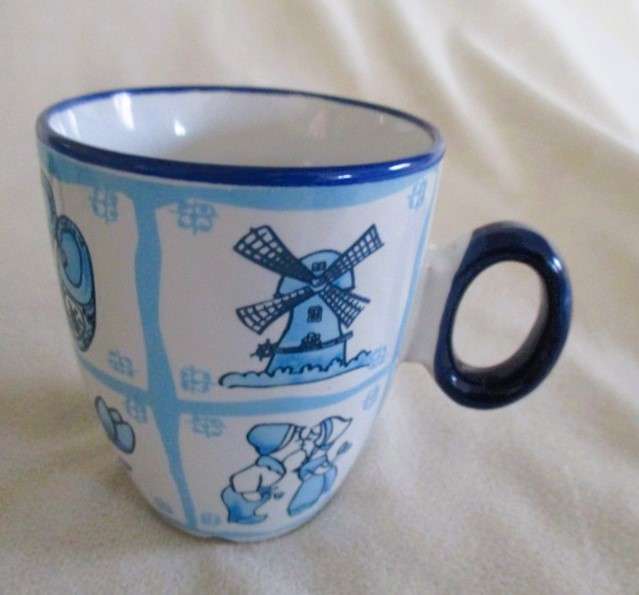 Two blue and white coffee mugs - Dutch scenes