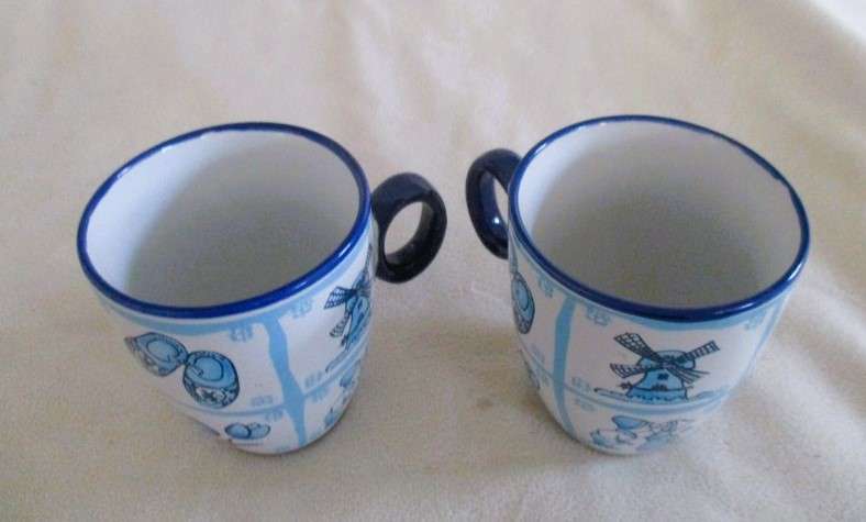 Two blue and white coffee mugs - Dutch scenes