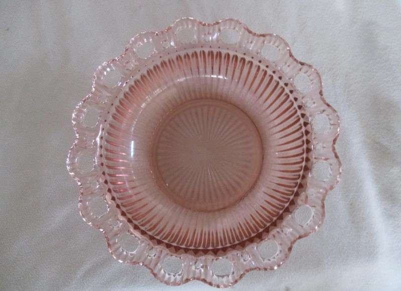Vintage pink glass salad serving dish with beautiful decorative rim - excellent condition