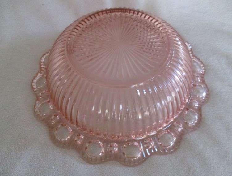 Vintage pink glass salad serving dish with beautiful decorative rim - excellent condition