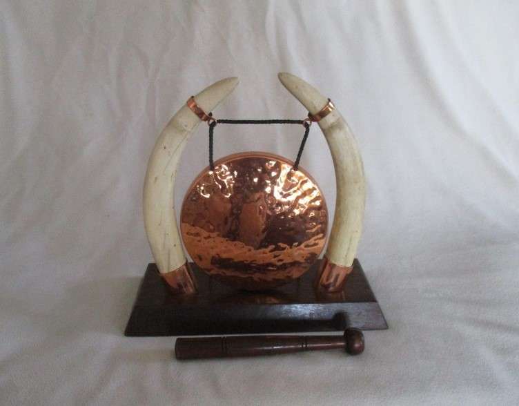 Vintage/antique dinner gong in great condition