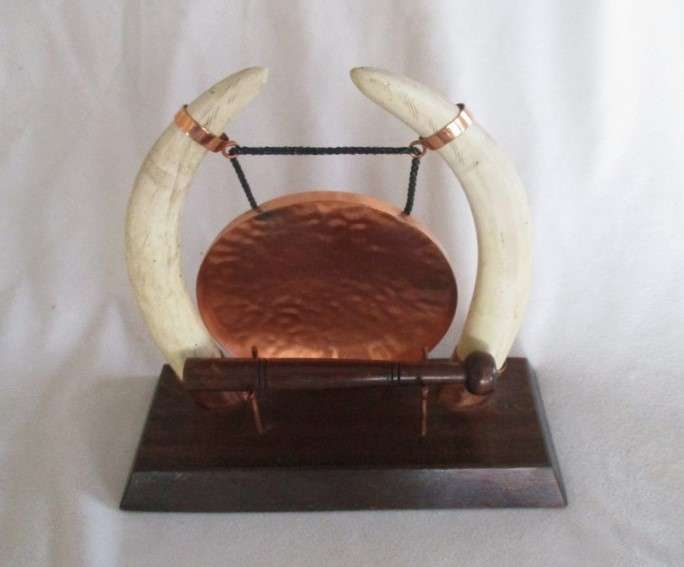 Vintage/antique dinner gong in great condition