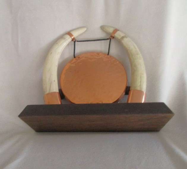 Vintage/antique dinner gong in great condition