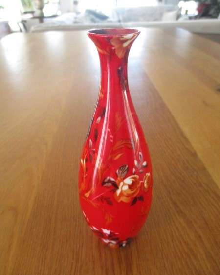 Beautiful oriental bud vase - signed