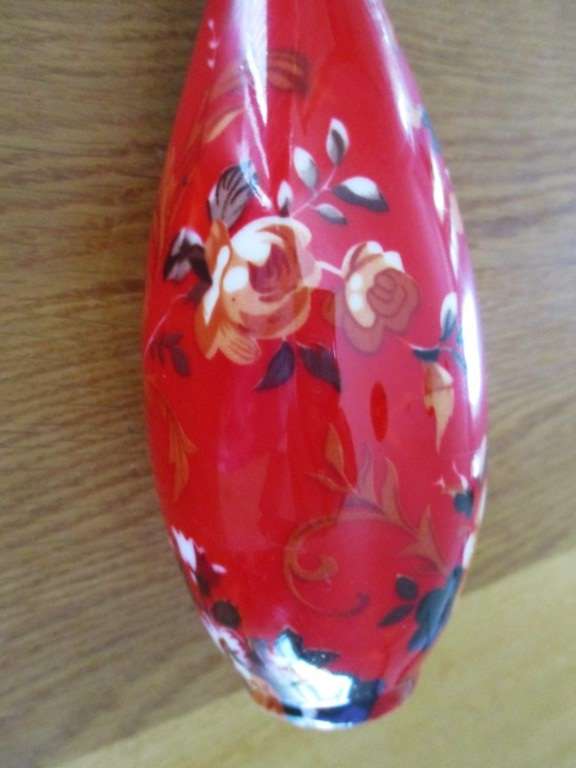 Beautiful oriental bud vase - signed