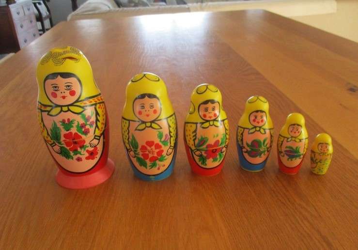 Rare!  Six vintage 1950's Eichhorn, West Germany hard plastic nesting dolls