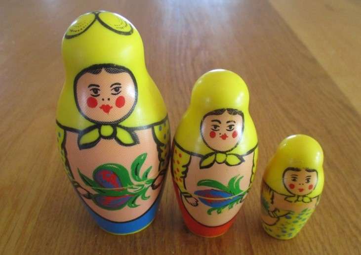 Rare!  Six vintage 1950's Eichhorn, West Germany hard plastic nesting dolls