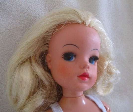 A vintage 1975/76 Sindy doll with lovely soft curly hair