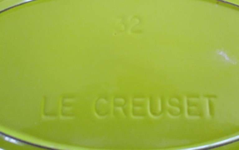 Le Creuset no. 32 lime green baking dish