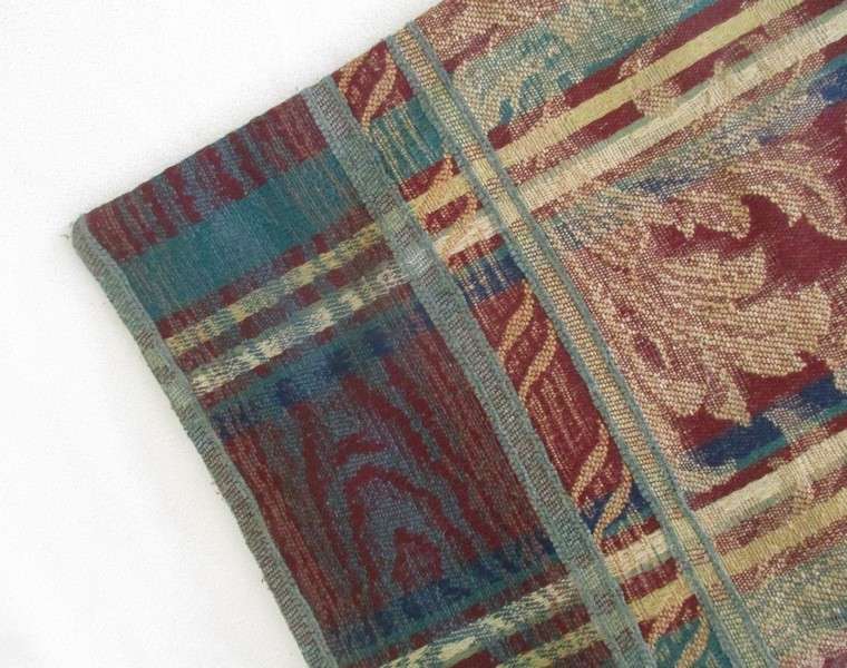 A good quality double layered cloth made from woven material