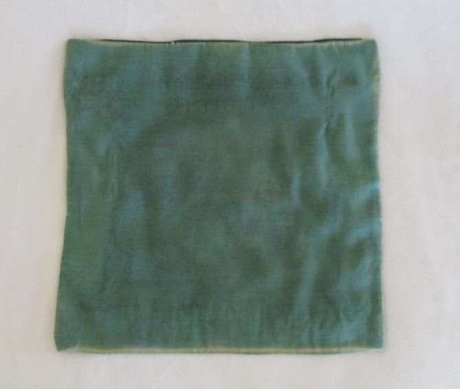 Small Chinese embroidered silk cloth - bird and floral design